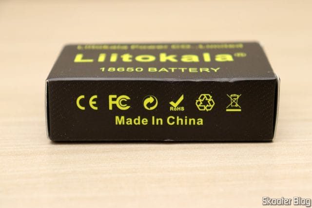 Caixinha com as 2 Baterias Recarregáveis Li-Ion LiitoKala Lii-35A 18650 3500mAh 3.7V Alta Drenagem para Lanterna.
