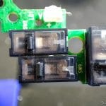 Troca de Switches do Mouse Logitech G502 Hero - Novos: Kailh GM 8.0 - Problemas e Soluções A placa do Logitech G502 Hero, já com os novos switches Kailh 8.0 soldados.