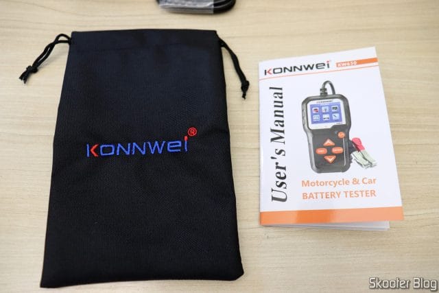 Bolsa e manual do KONNWEI KW650.