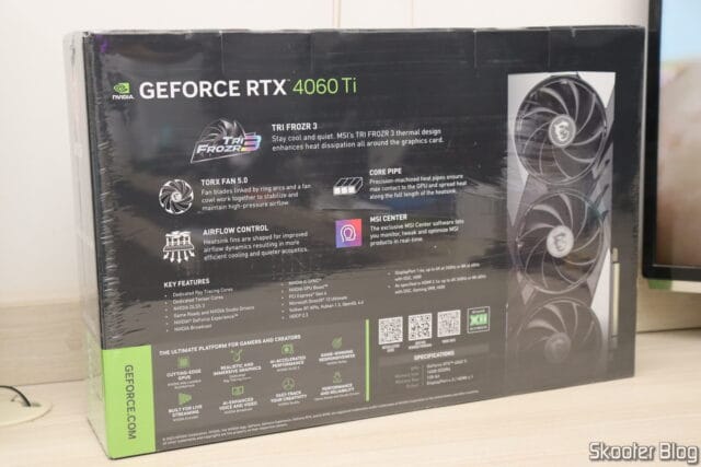 Placa de Vídeo MSI Nvidia GeForce RTX 4060 Ti Gaming X Slim 16GB, em sua embalagem.