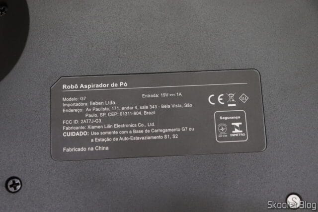 Etiqueta na parte de baixo do Robô Aspirador Liectroux G7.