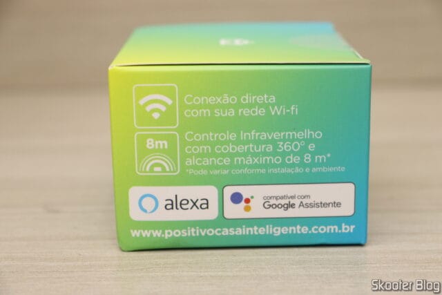 Smart Controle Universal Wi-Fi Positivo Casa Inteligente All-in-One, em sua embalagem.