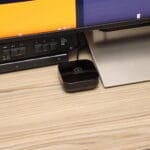 Smart Controle Universal Wi-Fi Positivo Casa Inteligente All-in-One, em funcionamento.