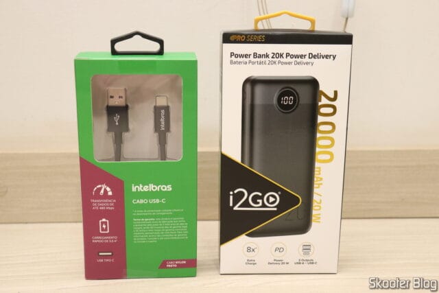 Carregador Portátil Ultra Rápido 20000mAh Power Delivery 20W USB-C I2GO PRO e Cabo USB-C 1,5m Intelbrás Nylon EUAC 15NP Preto, em suas embalagens.