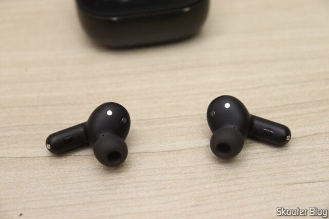 Estojo e Fones de Ouvido Bluetooth JBL Live Beam 3