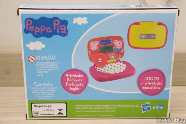Laptop Infantil Educativo Peppa Pig Bilíngue Candide, em sua embalagem;