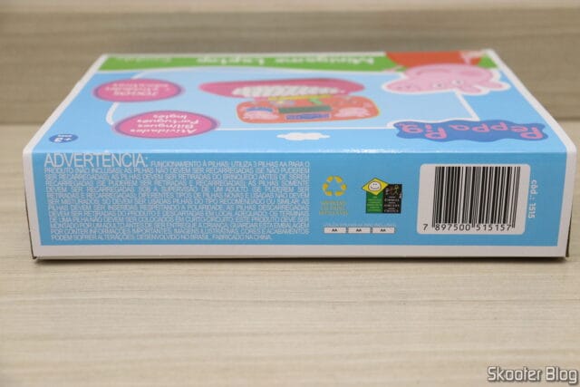 Laptop Infantil Educativo Peppa Pig Bilíngue Candide, em sua embalagem;