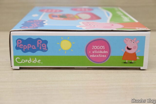 Laptop Infantil Educativo Peppa Pig Bilíngue Candide, em sua embalagem;