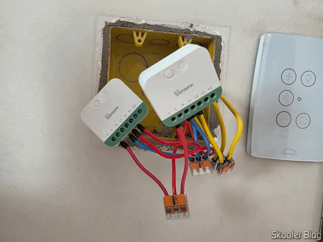 2 MINI-2GS instalados em Caixa 4x4 e conectores Wago.