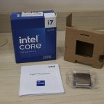Intel Core i7-14700K após quatro meses: valeu a pena trocar o i9-14900K? Intel Core i7-14700K, com embalagem e acessórios.