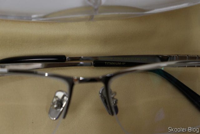 Óculos de Grau BCLEAR com Lentes 1.67 do AliExpress, com seus detalhes de identificação.
